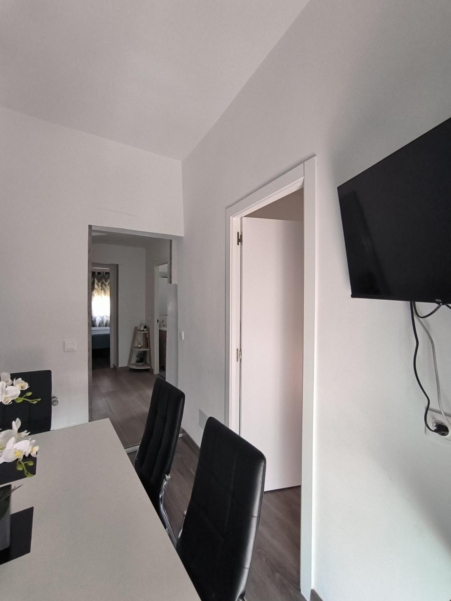 דירות Villarejo de Salvanés Casa Luzon, Terraza-Solarium Con Ducha Y Salon Rustico מראה חיצוני תמונה